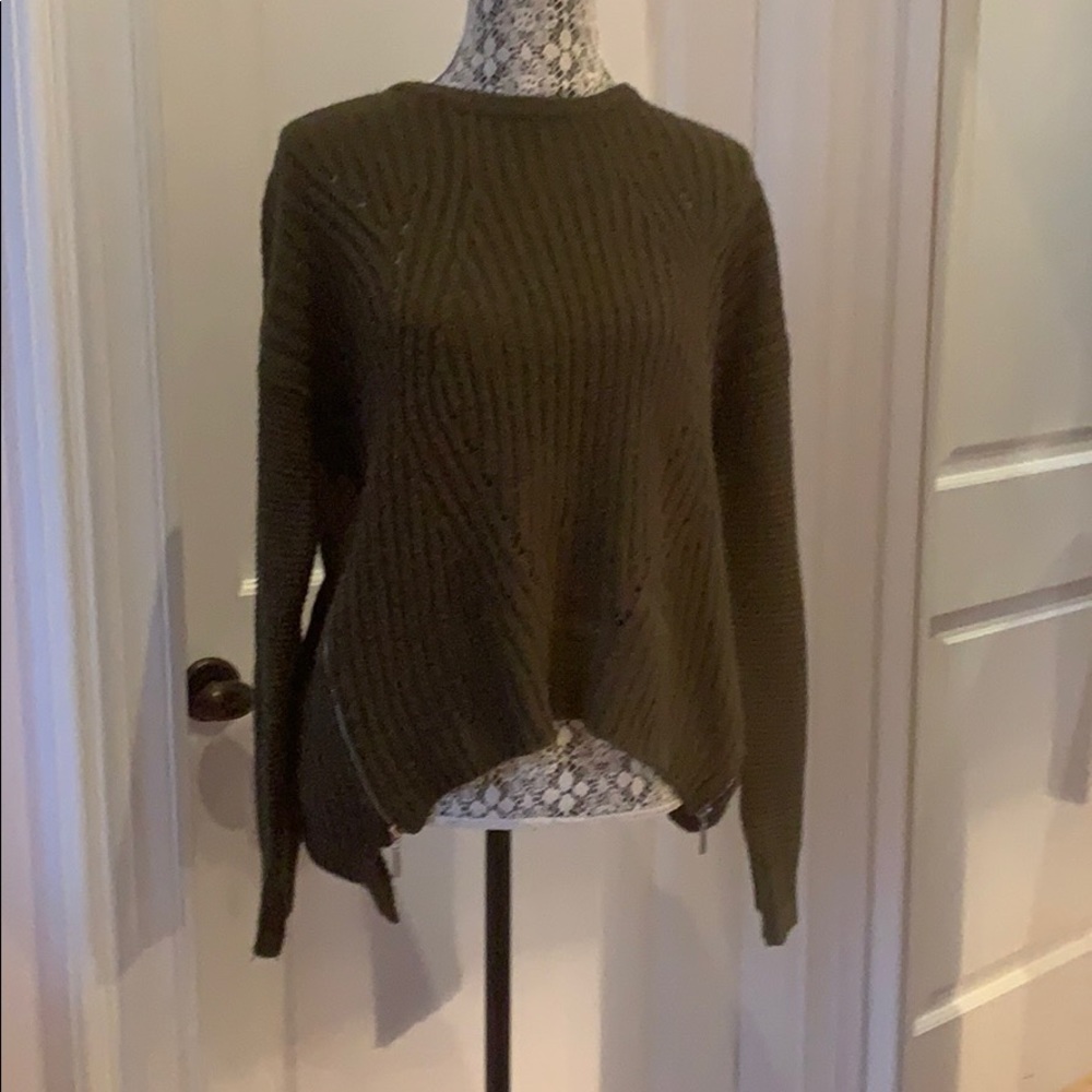 John + Jenn Green Sweater - Small